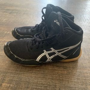 ASICS matflex wrestling shoes. Size 13k